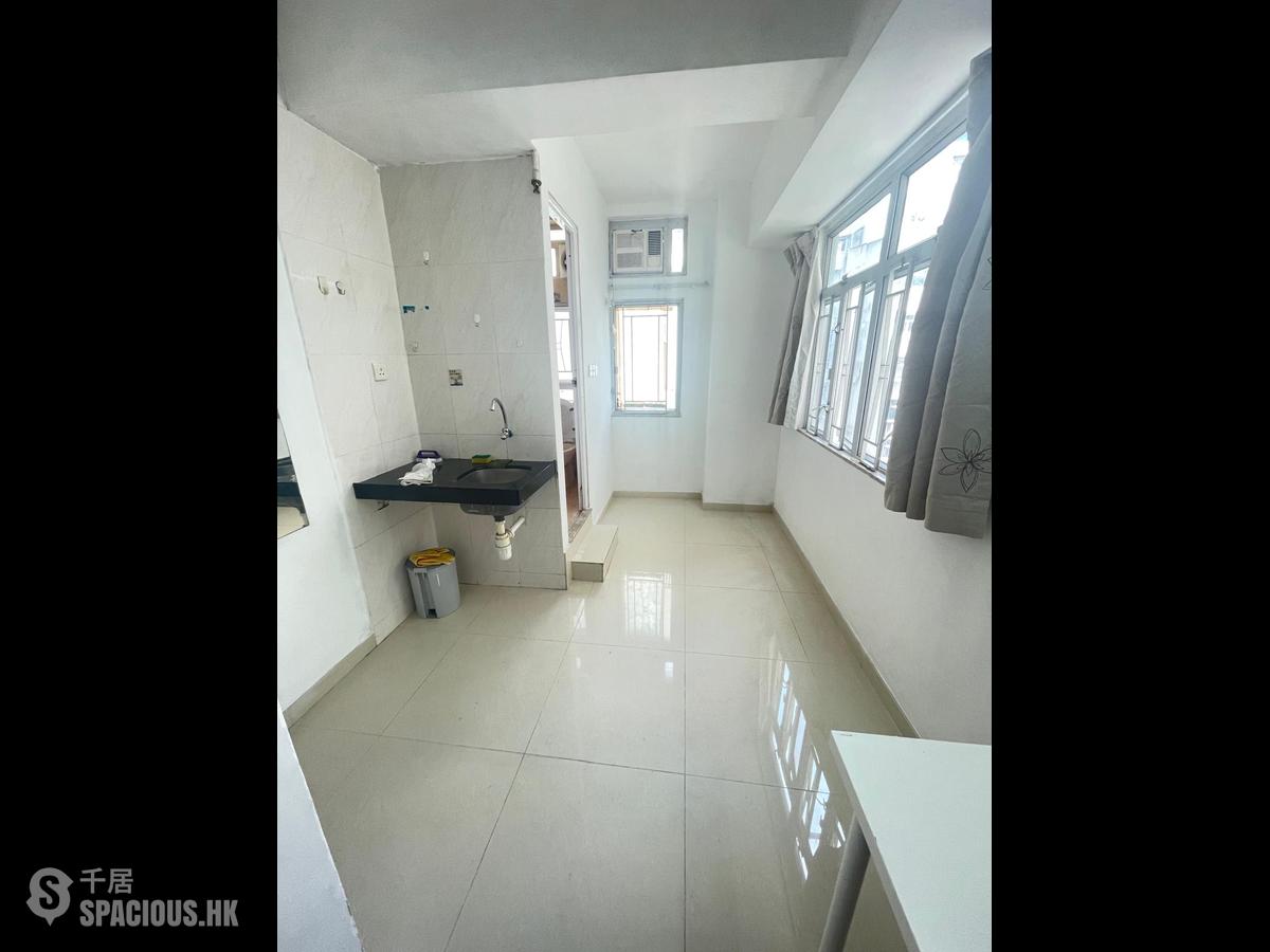 Sheung Wan - Yu Hing Mansion 01