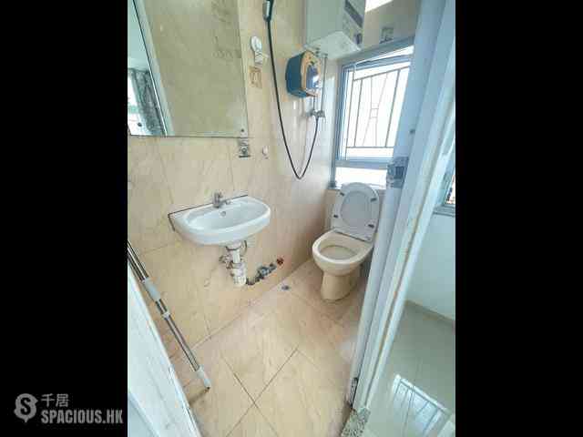 Sheung Wan - Yu Hing Mansion 02
