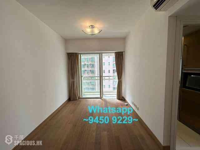 Soho - Centrestage 02