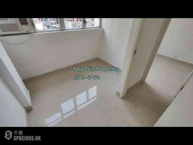 Wan Chai - Ko Wah Building(Go Wah Mansion) 08
