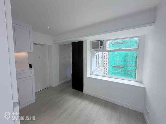 Soho - Ying Pont Building 01