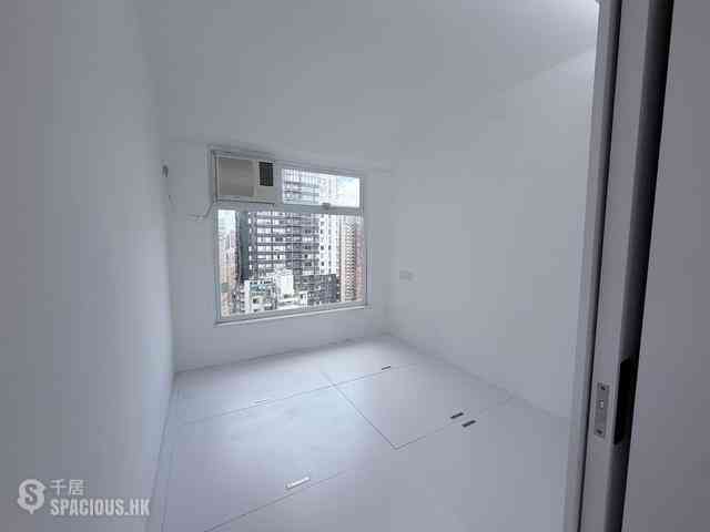 Soho - Ying Pont Building 04