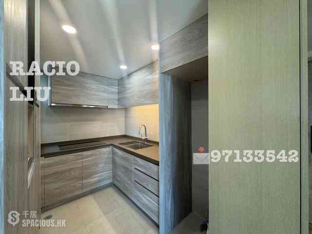Mid Levels Central - Vantage Park 14