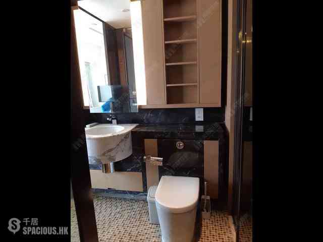 Mid Levels Central - Gramercy 06