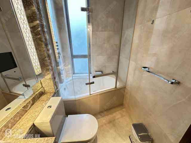 Wan Chai - The Avenue Phase 2 07