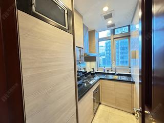 Wan Chai - The Avenue Phase 2 08