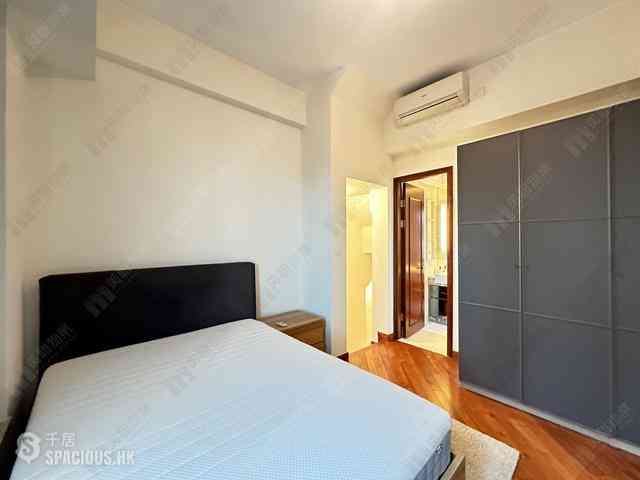 Wan Chai - The Avenue Phase 2 06