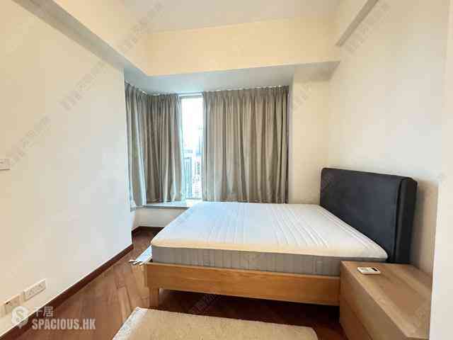 Wan Chai - The Avenue Phase 2 05