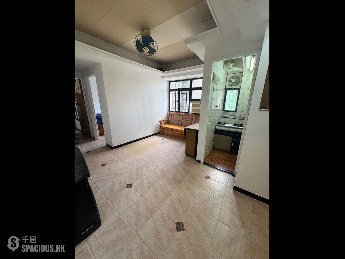 Mong Kok - Tak Bo Building Block B 01