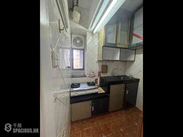 Mong Kok - Tak Bo Building Block B 06