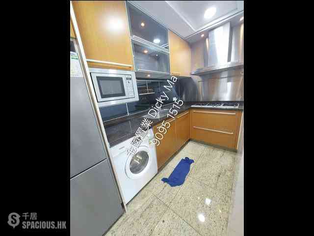 West Kowloon - The Arch Star Tower (Block 2) 06