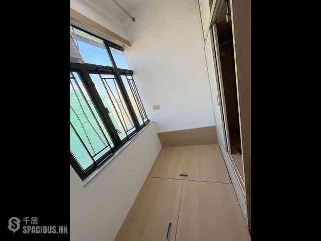 Sham Shui Po - Cheung Hong Building 03