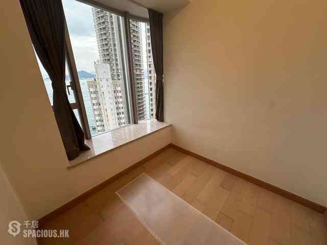Kennedy Town - Cadogan 04