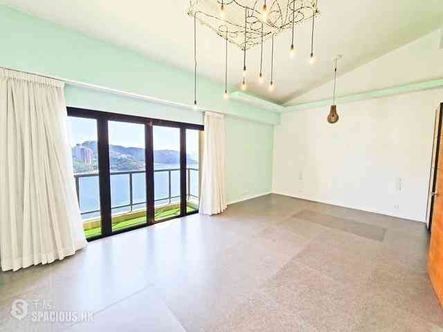 Repulse Bay - The Beachfront 02