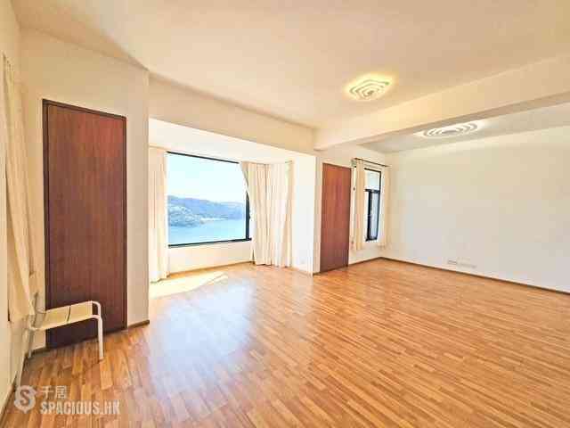 Repulse Bay - The Beachfront 06