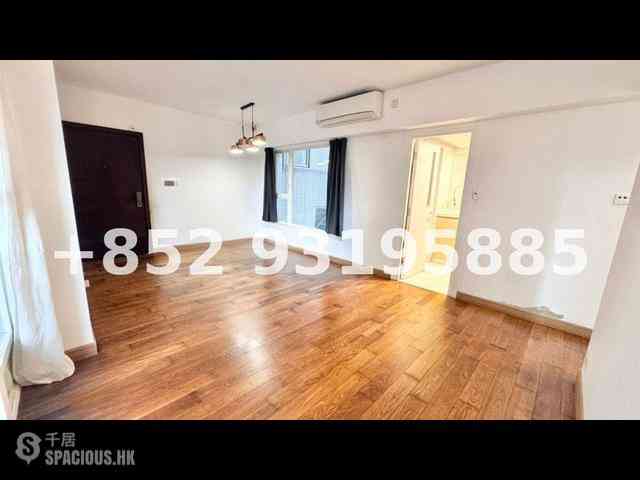 Soho - Centrestage 01