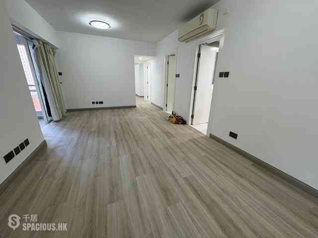 Soho - Centrestage 01