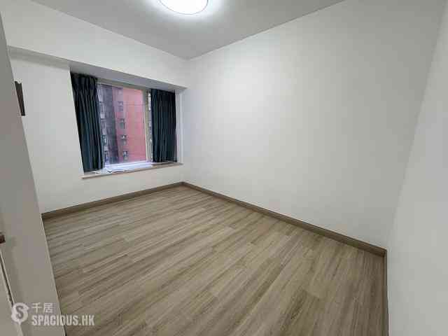 Soho - Centrestage 02