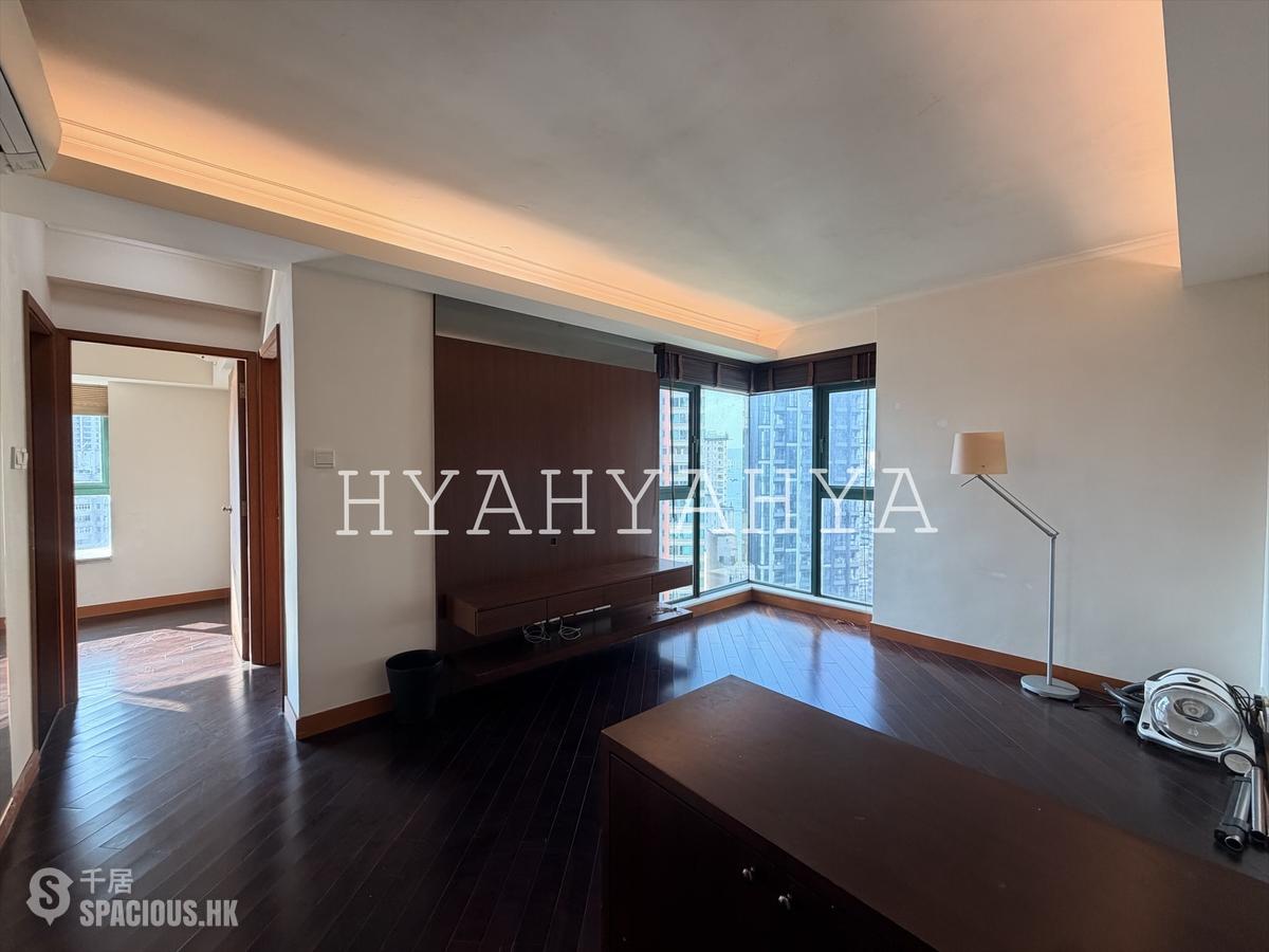 Kennedy Town - University Heights 01