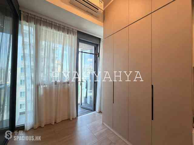 Sai Ying Pun - Two・Artlane 01