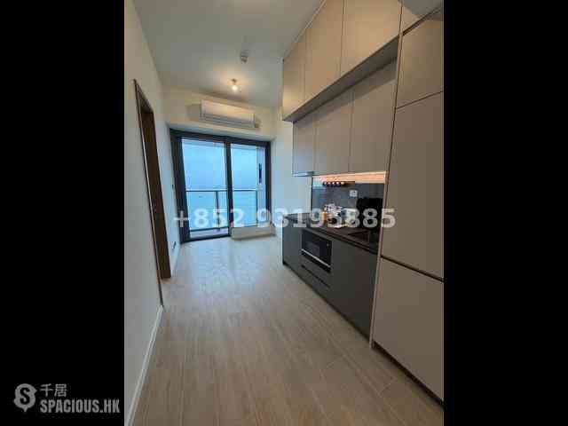 Sai Ying Pun - Des Voeux W Residence 01