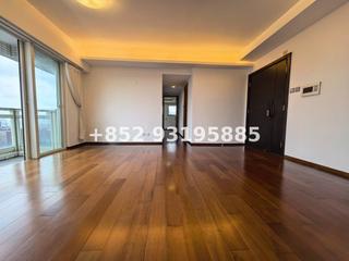 Soho - Centrestage 04