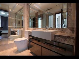 Wan Chai - The Avenue Phase 2 03