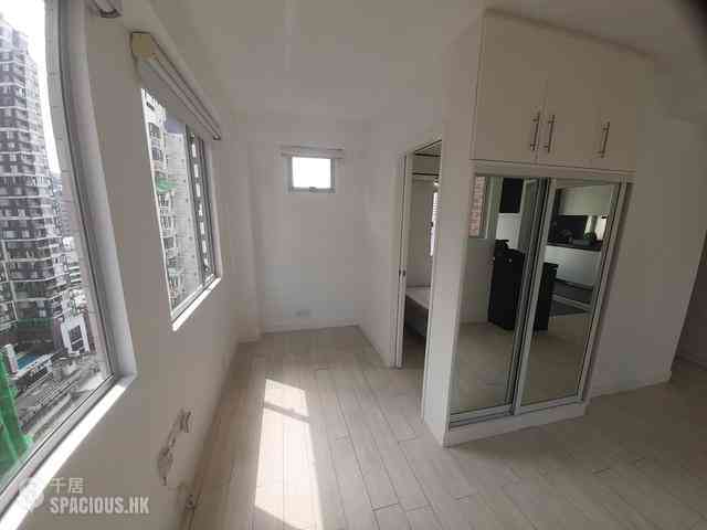 Sai Ying Pun - Wing Cheung Building 04