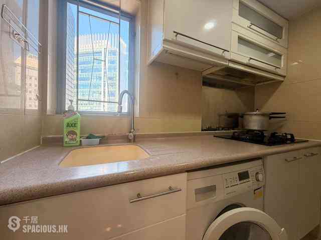 Sheung Wan - Queen's Terrace Block 1 07