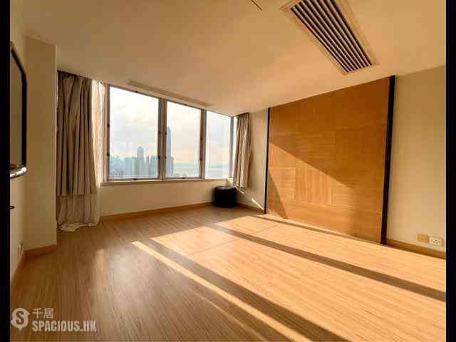 Wan Chai - Convention Plaza Apartments 02