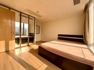 Wan Chai - Convention Plaza Apartments 03