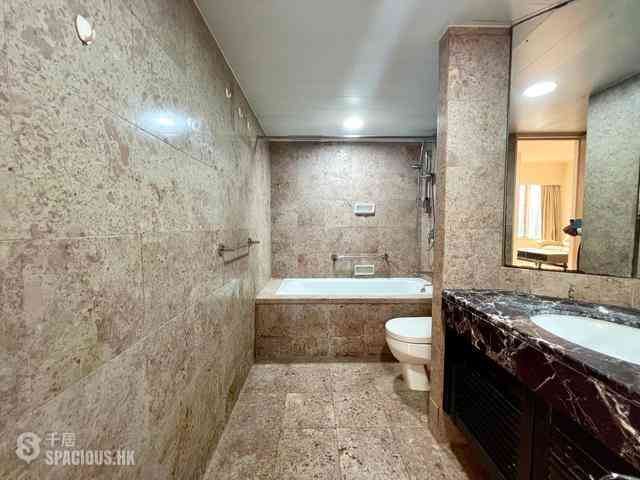 Wan Chai - Convention Plaza Apartments 07