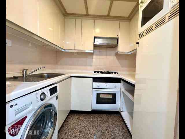 Wan Chai - Convention Plaza Apartments 08