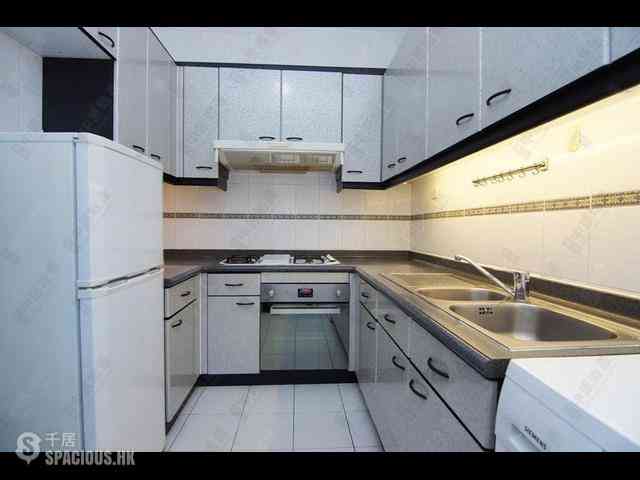 Mid Levels Central - Hillsborough Court Block 2 01