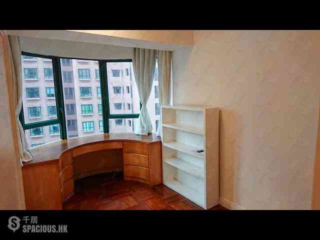 Mid Levels Central - Hillsborough Court Block 2 06