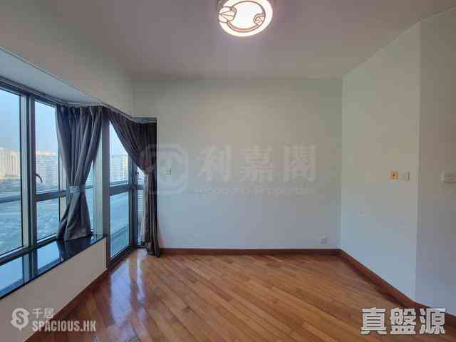 West Kowloon - Sorrento 03