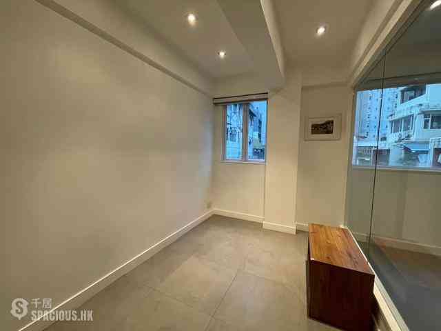 Central - 28-32, Gough Street 04