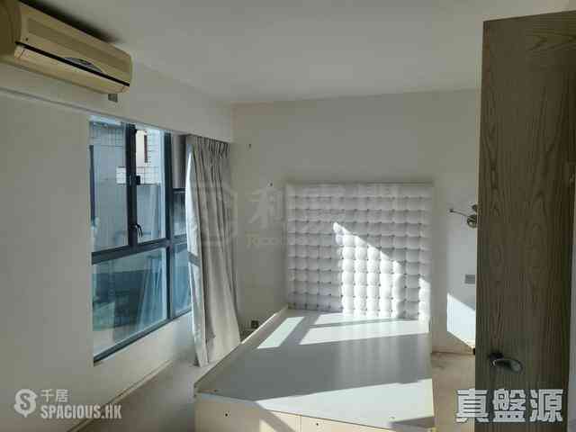 Yau Ma Tei - The Regalia 02