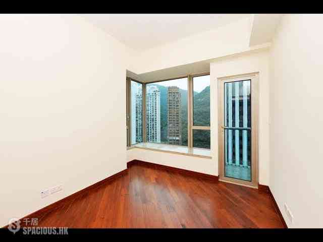 Wan Chai - The Avenue Phase 2 05