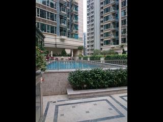 Wan Chai - The Avenue Phase 2 Block 2 02