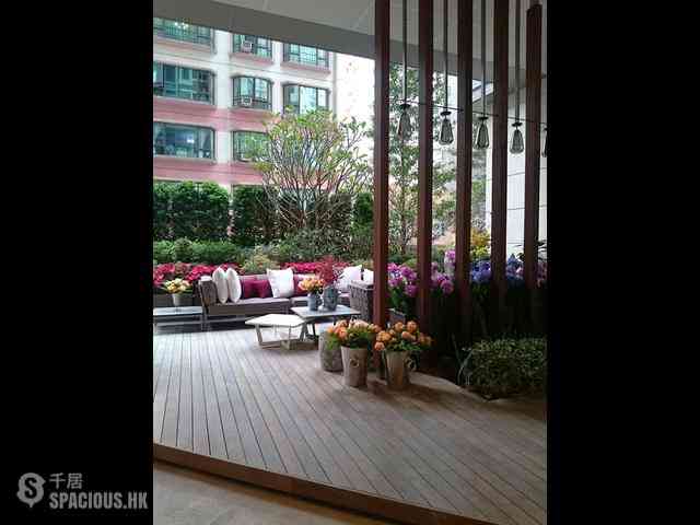 Wan Chai - The Avenue Phase 2 Block 2 08