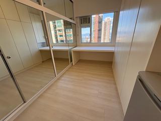 Mid Levels West - Realty Gardens 03