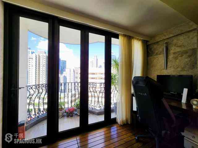 Mid Levels East - Ewan Court 01