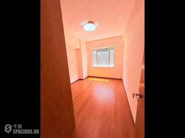 Mid Levels West - Realty Gardens 02