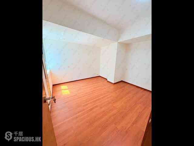 Mid Levels West - Realty Gardens 06