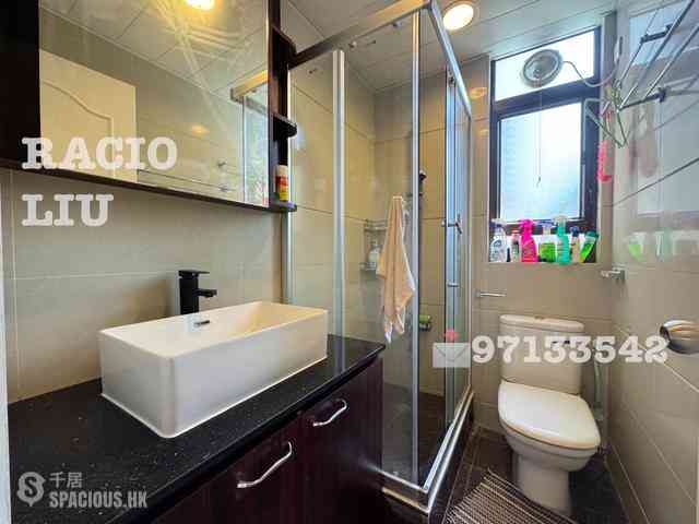 Mid Levels Central - Kings Court 10
