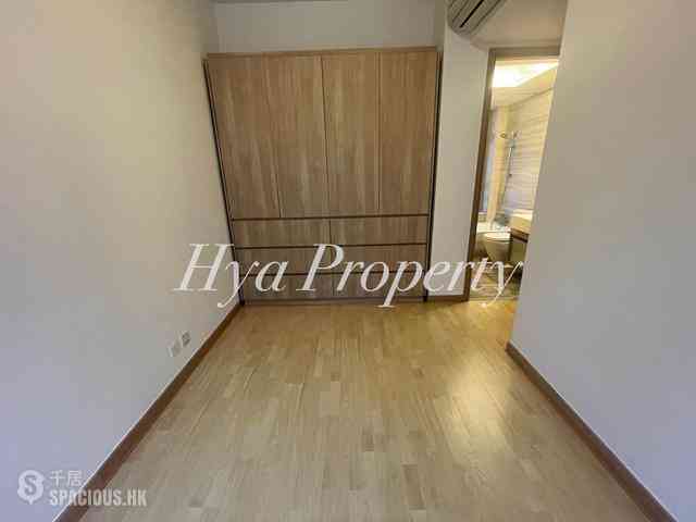 Sai Ying Pun - Island Crest 04