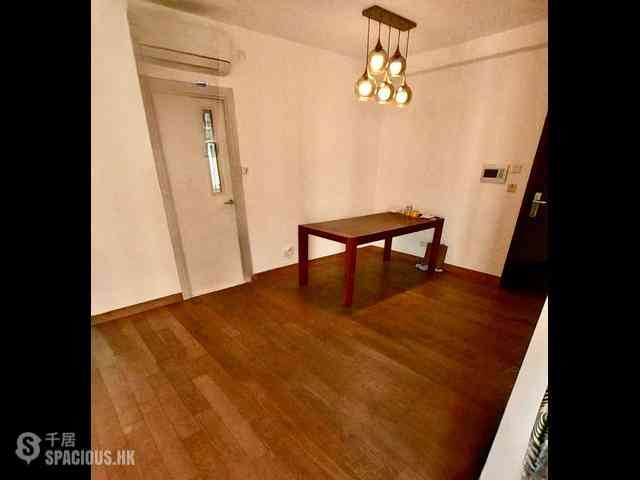 Soho - Centrestage 03