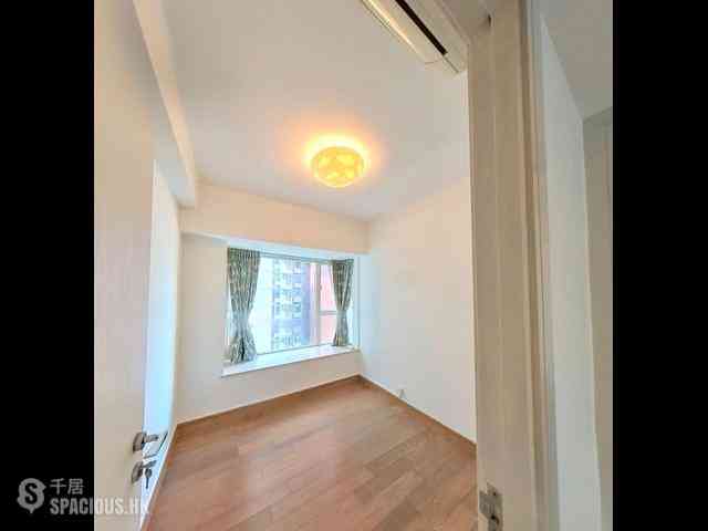 Soho - Centrestage 12
