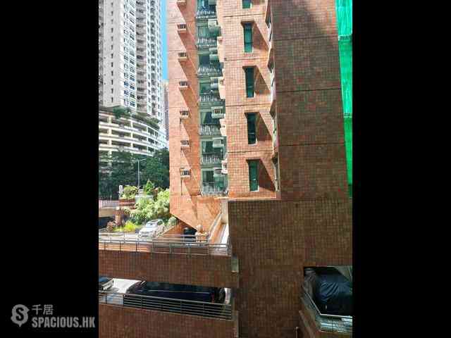 Mid Levels Central - Merry Court 03